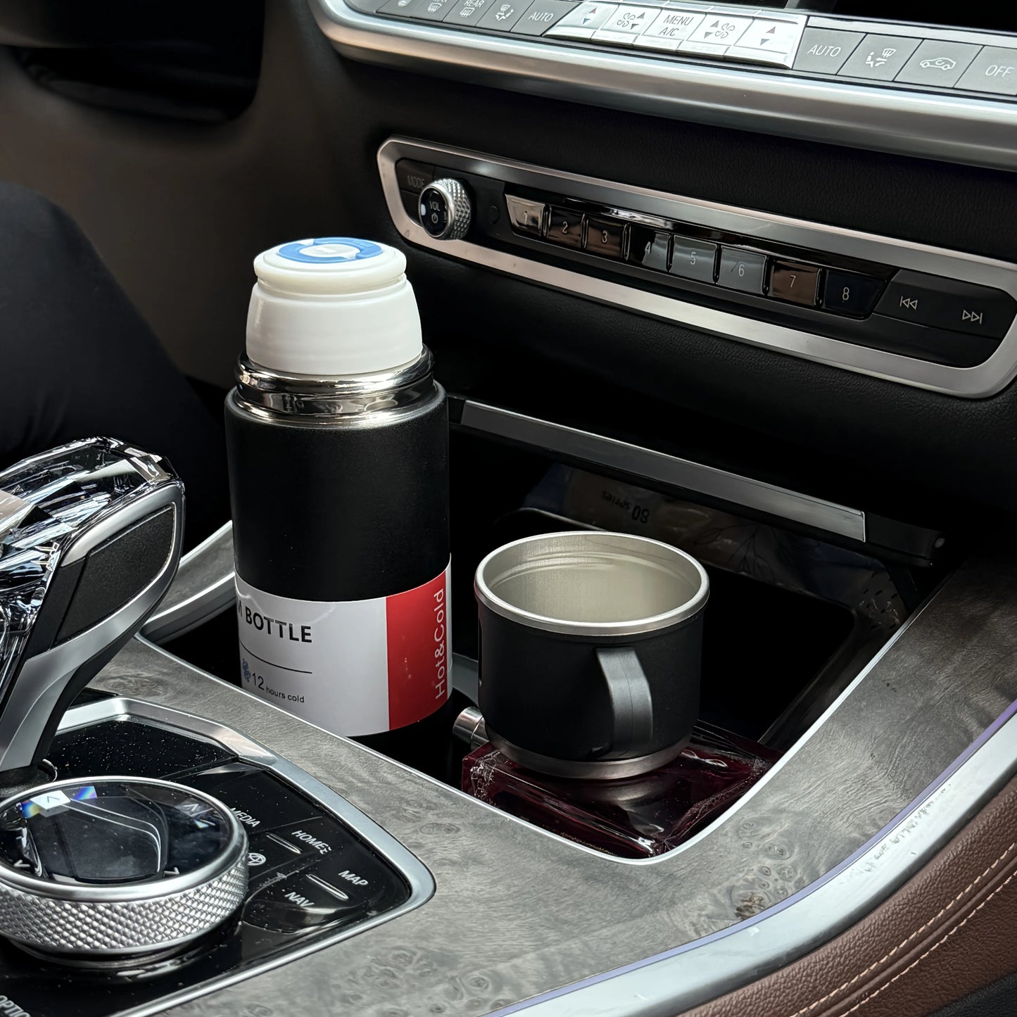 500ml/16.9oz vacuum insulated water bottle Stainless steel cup utensils Suitable for automobiles Can hold coffee and cold drinks
